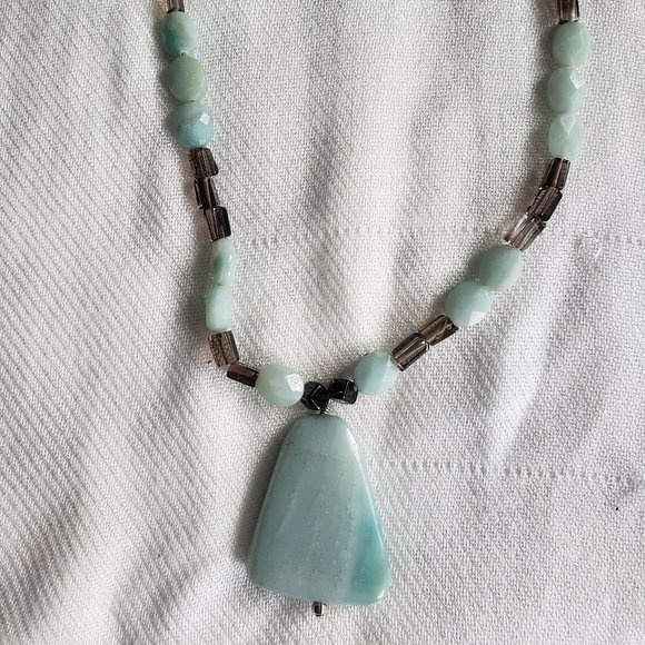 Silver and stone necklace - Picture 1 of 8